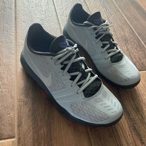 Nike Kobe Mentality - Flint Silver. Size 10.5.